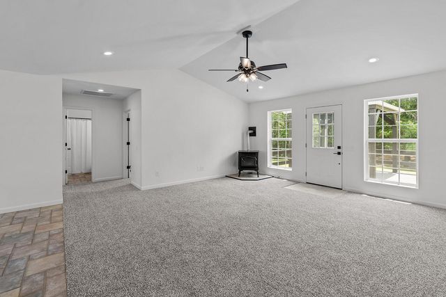 1192 S Sha Ree Lane, Bolivar, MO 65613