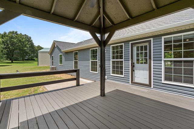 1192 S Sha Ree Lane, Bolivar, MO 65613