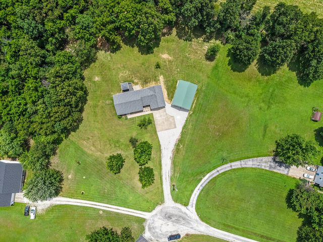 1192 S Sha Ree Lane, Bolivar, MO 65613