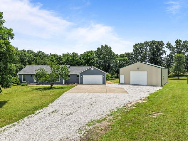 1192 S Sha Ree Lane, Bolivar, MO 65613