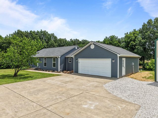 1192 S Sha Ree Lane, Bolivar, MO 65613