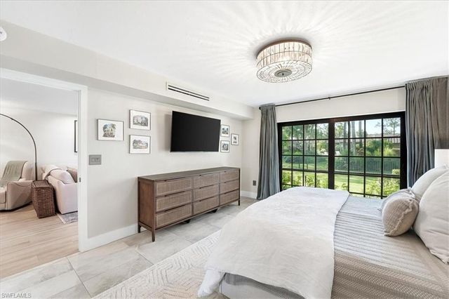 3219 Horse Carriage WAY 303, Naples, FL 34105