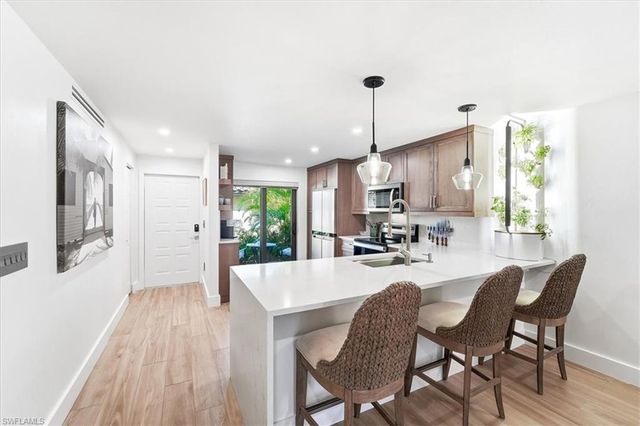 3219 Horse Carriage WAY 303, Naples, FL 34105