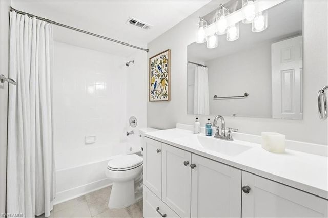 3219 Horse Carriage WAY 303, Naples, FL 34105