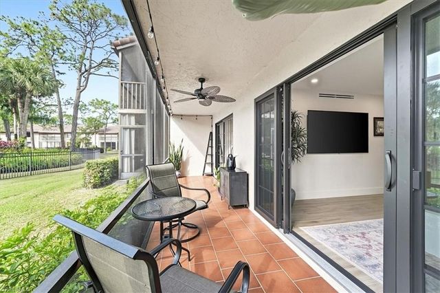 3219 Horse Carriage WAY 303, Naples, FL 34105