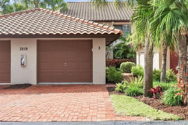 3219 Horse Carriage WAY 303, Naples, FL 34105