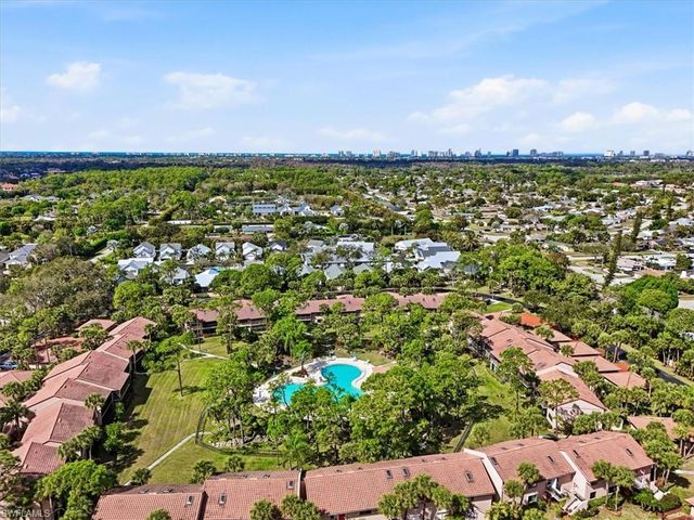3219 Horse Carriage WAY 303, Naples, FL 34105