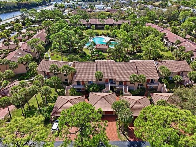 3219 Horse Carriage WAY 303, Naples, FL 34105