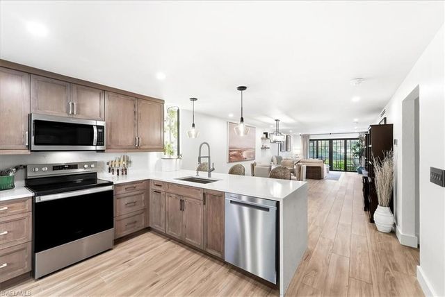 3219 Horse Carriage WAY 303, Naples, FL 34105