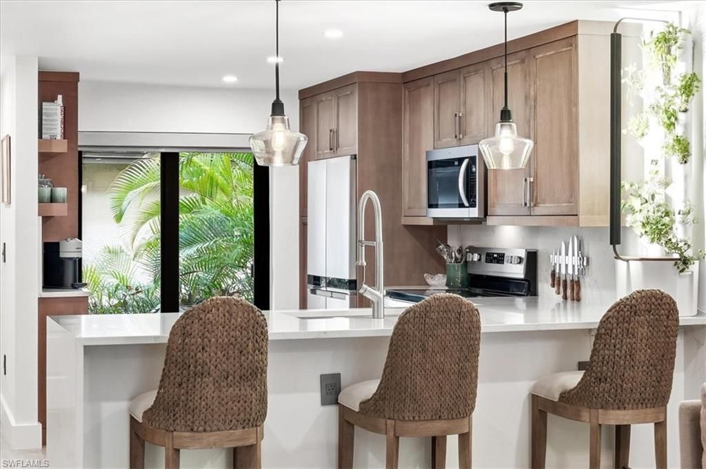 3219 Horse Carriage WAY 303, Naples, FL 34105