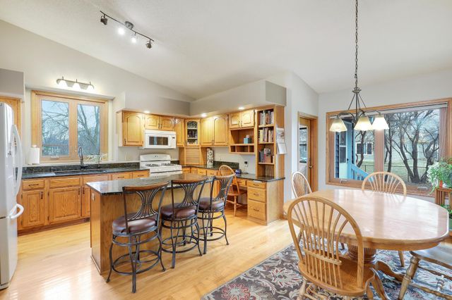 9113 Barrington Terrace, Brooklyn Park, MN 55443