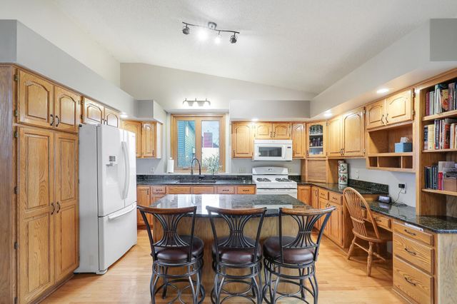 9113 Barrington Terrace, Brooklyn Park, MN 55443