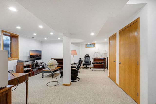 9113 Barrington Terrace, Brooklyn Park, MN 55443