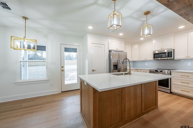 281 Balmorea Dr, Bullard, TX 75757