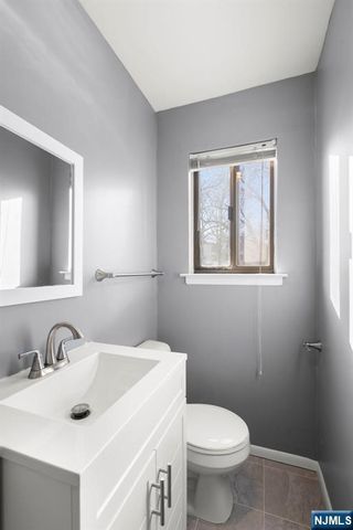 331 Sea Isle Key, Secaucus, NJ 07094