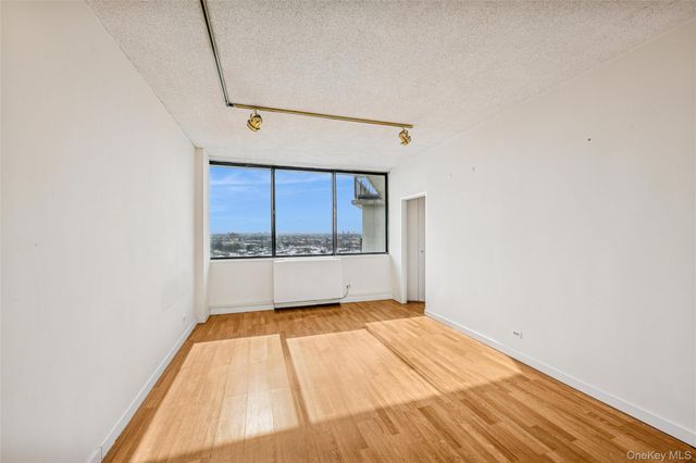 2 Bay Club Drive PHH, Bayside, NY 11360