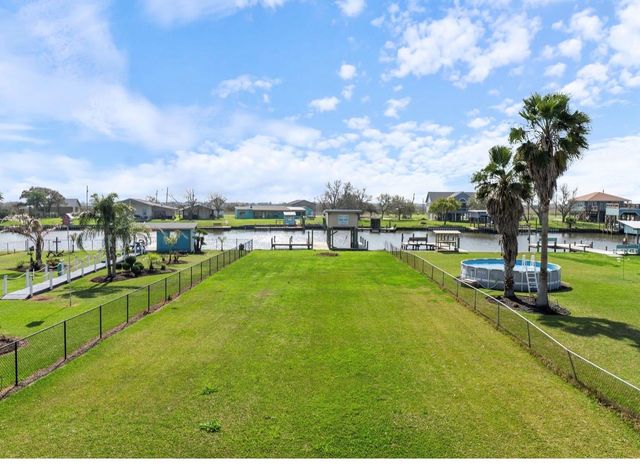 1963 County Road 291, Bay City, TX 77414