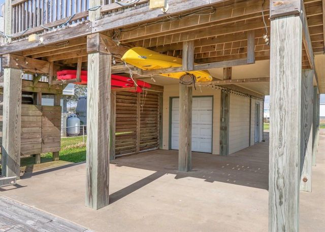 1963 County Road 291, Bay City, TX 77414