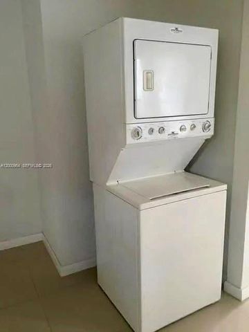 535 NE 68th St Upstairs, Miami, FL 33138