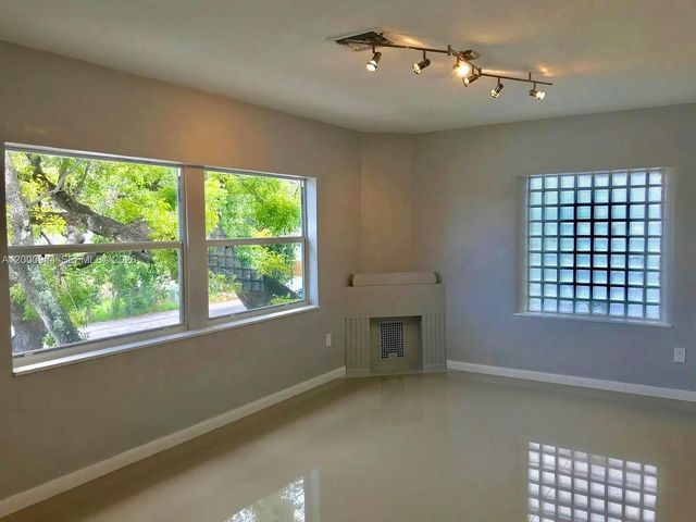535 NE 68th St Upstairs, Miami, FL 33138