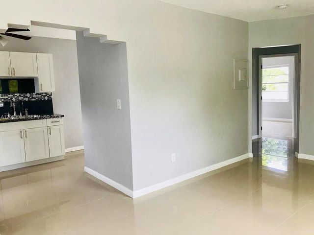 535 NE 68th St Upstairs, Miami, FL 33138