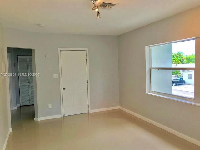 535 NE 68th St Upstairs, Miami, FL 33138