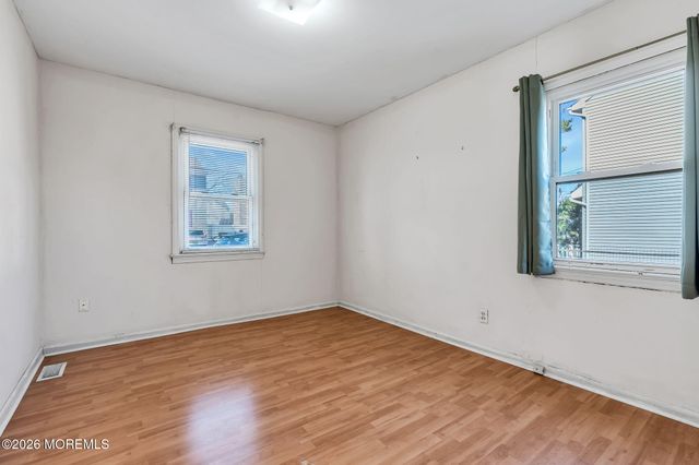 76 Compton Avenue, Hazlet, NJ 07734