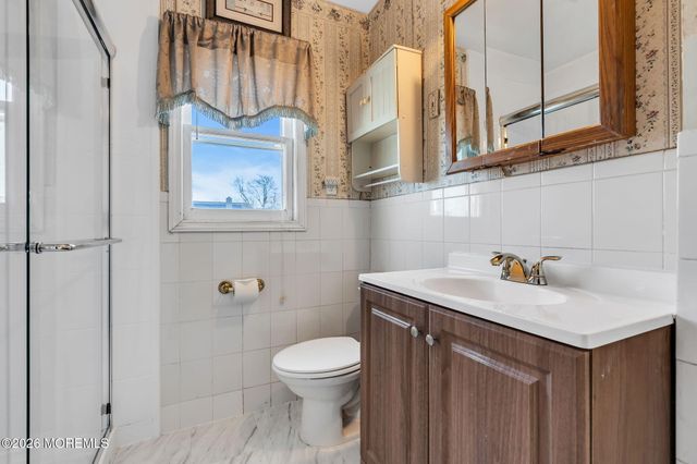 76 Compton Avenue, Hazlet, NJ 07734