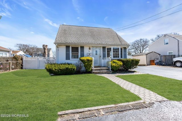 76 Compton Avenue, Hazlet, NJ 07734