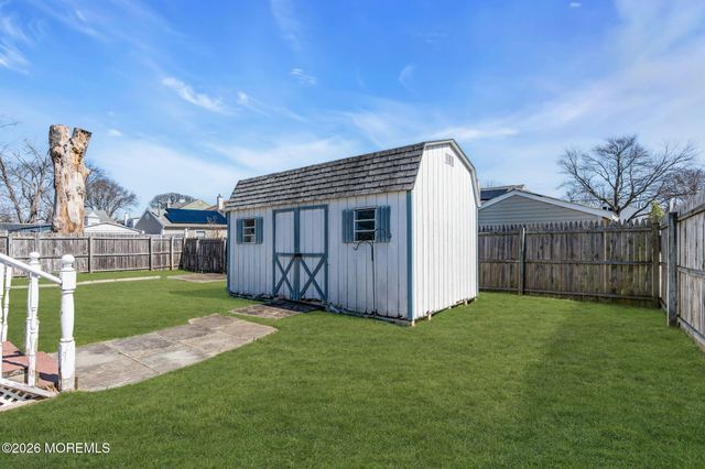 76 Compton Avenue, Hazlet, NJ 07734