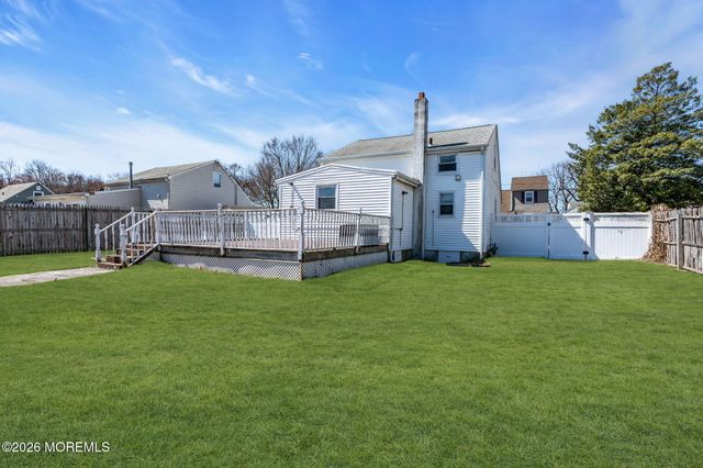 76 Compton Avenue, Hazlet, NJ 07734