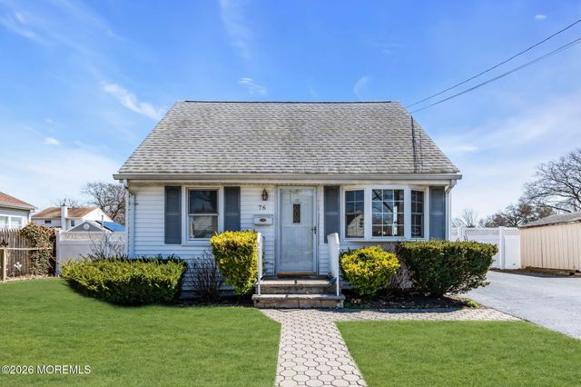 76 Compton Avenue, Hazlet, NJ 07734
