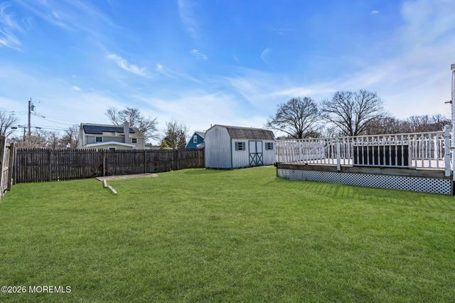 76 Compton Avenue, Hazlet, NJ 07734