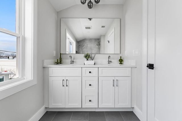 124 Woodruff Ave 124, Medford, MA 02155