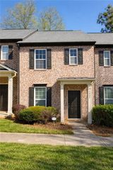1402 Bayrose Circle 2B, East Point, GA 30344