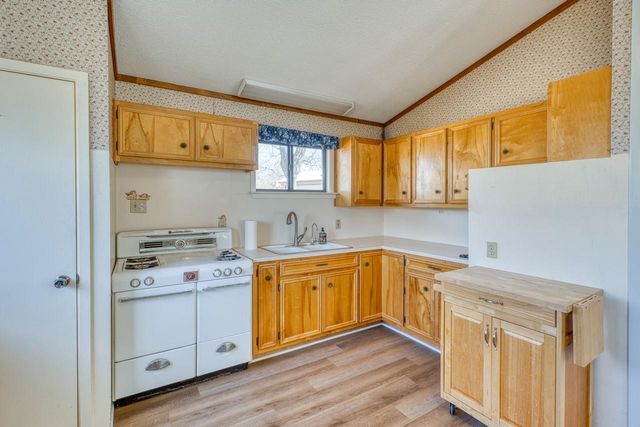 310 N Chaparral, Burnet, TX 78611