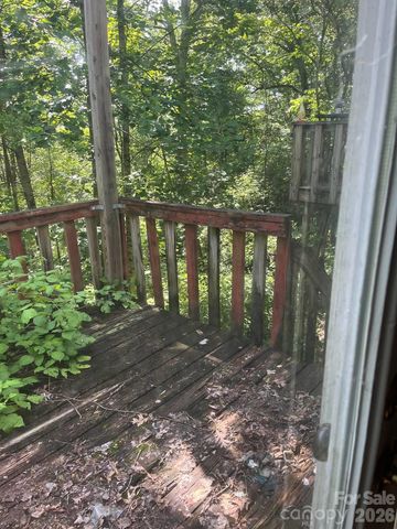 7882 Kinglet Road, Connelly Springs, NC 28612