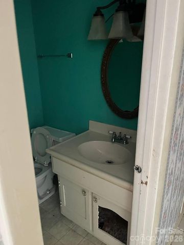 7882 Kinglet Road, Connelly Springs, NC 28612