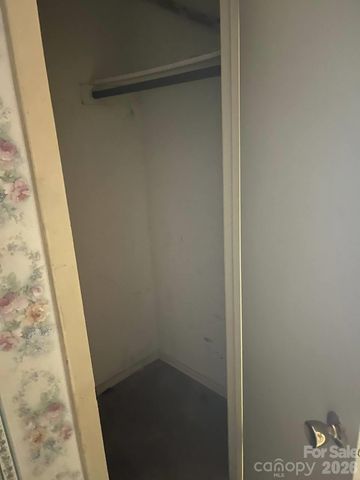 7882 Kinglet Road, Connelly Springs, NC 28612