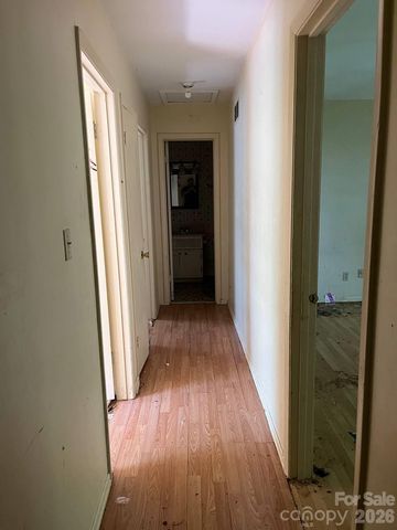 7882 Kinglet Road, Connelly Springs, NC 28612