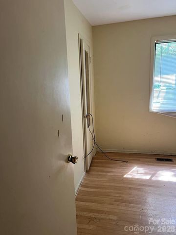 7882 Kinglet Road, Connelly Springs, NC 28612