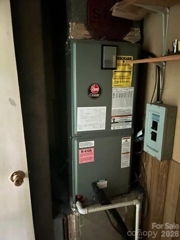 7882 Kinglet Road, Connelly Springs, NC 28612