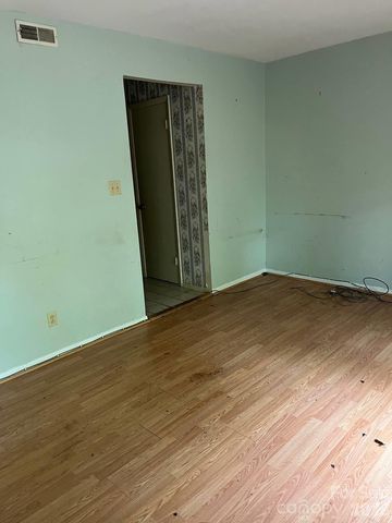 7882 Kinglet Road, Connelly Springs, NC 28612