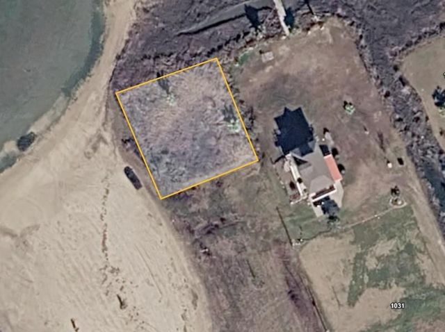 1056 Sams Street, Gilchrist, TX 77617