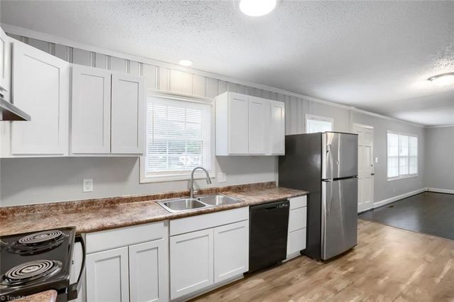 5037 Selena Street, Winston-salem, NC 27106