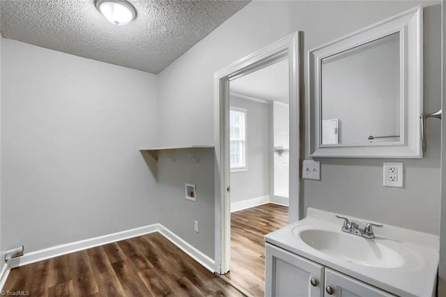 5037 Selena Street, Winston-salem, NC 27106