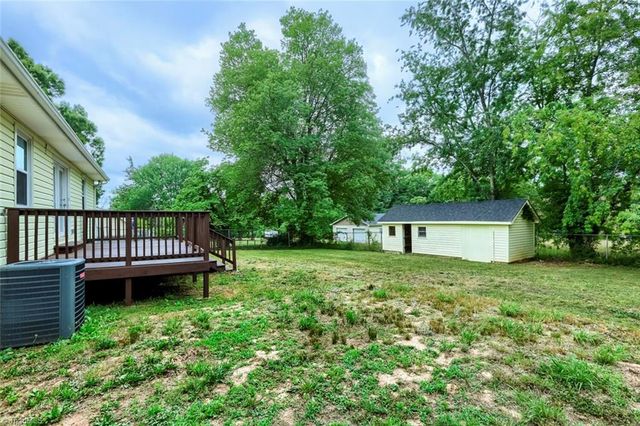 5037 Selena Street, Winston-salem, NC 27106