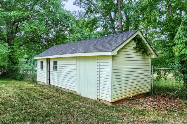 5037 Selena Street, Winston-salem, NC 27106