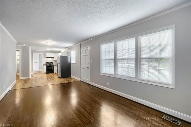 5037 Selena Street, Winston-salem, NC 27106