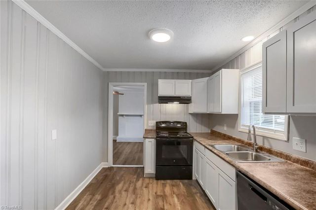5037 Selena Street, Winston-salem, NC 27106